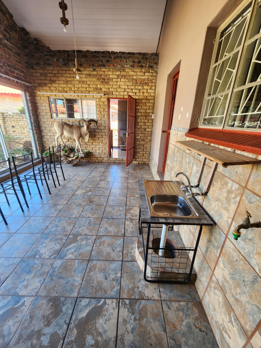 7 Bedroom Property for Sale in Hennenman Free State